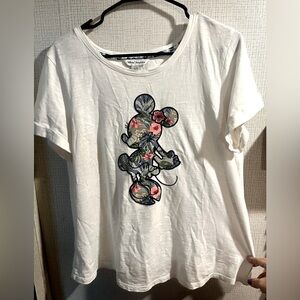 Disney X Tommy Bahama Minnie Shirt